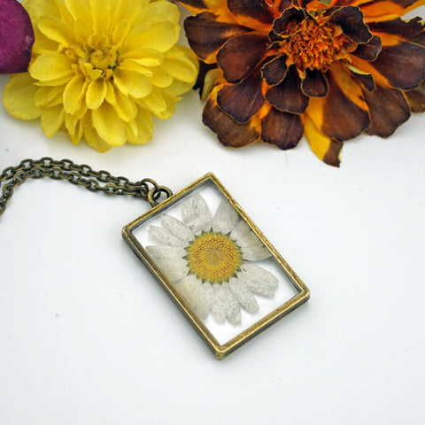 Birth flower Necklace April Daisy