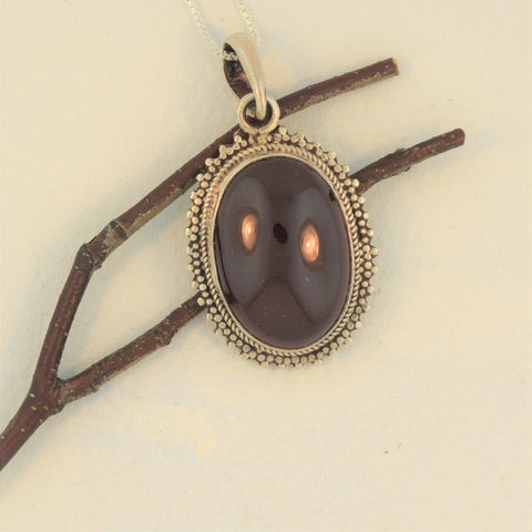 Pendant Necklace in Garnet